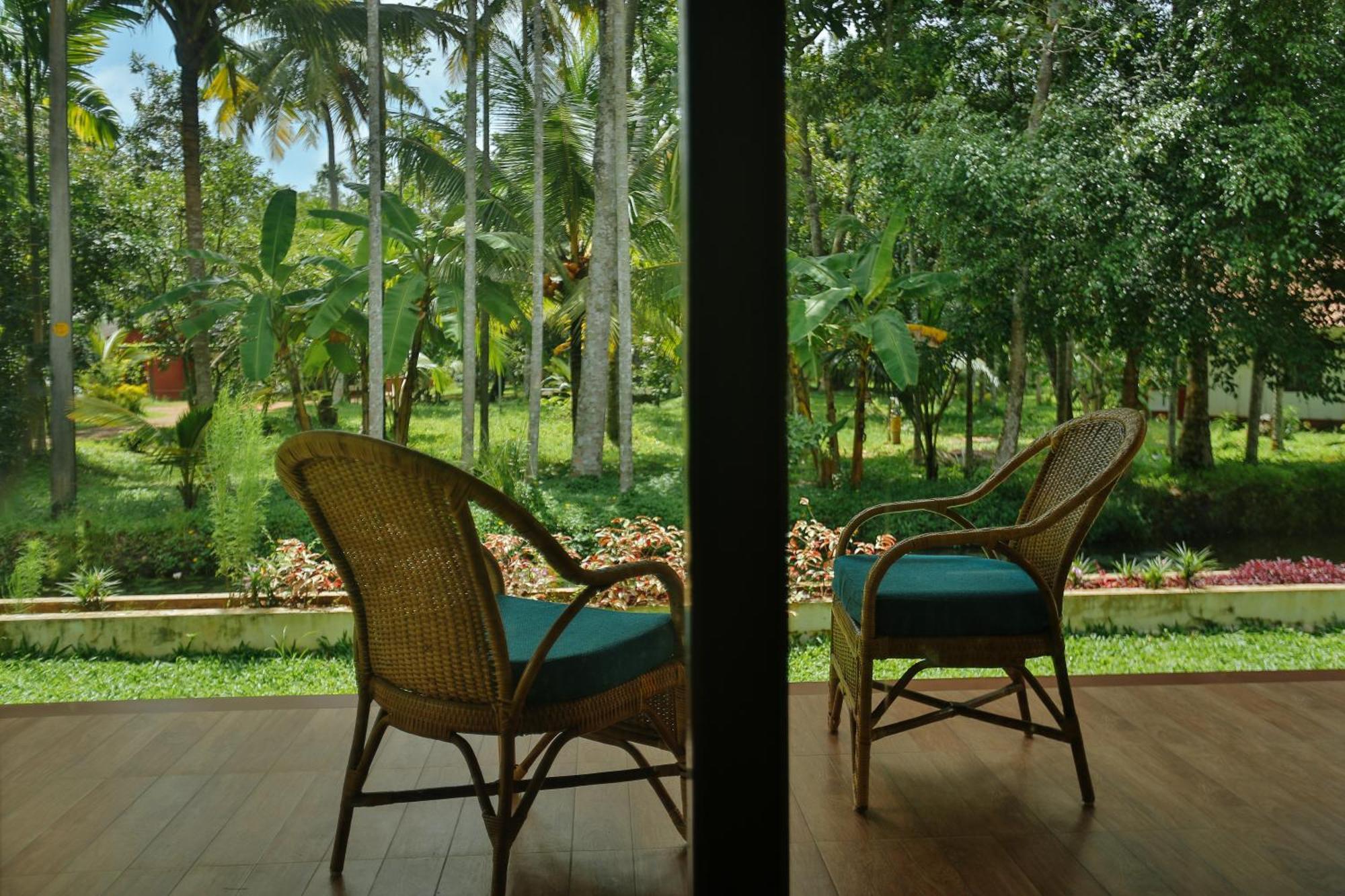 Palmgrove Lake Resort Alappuzha Exterior foto