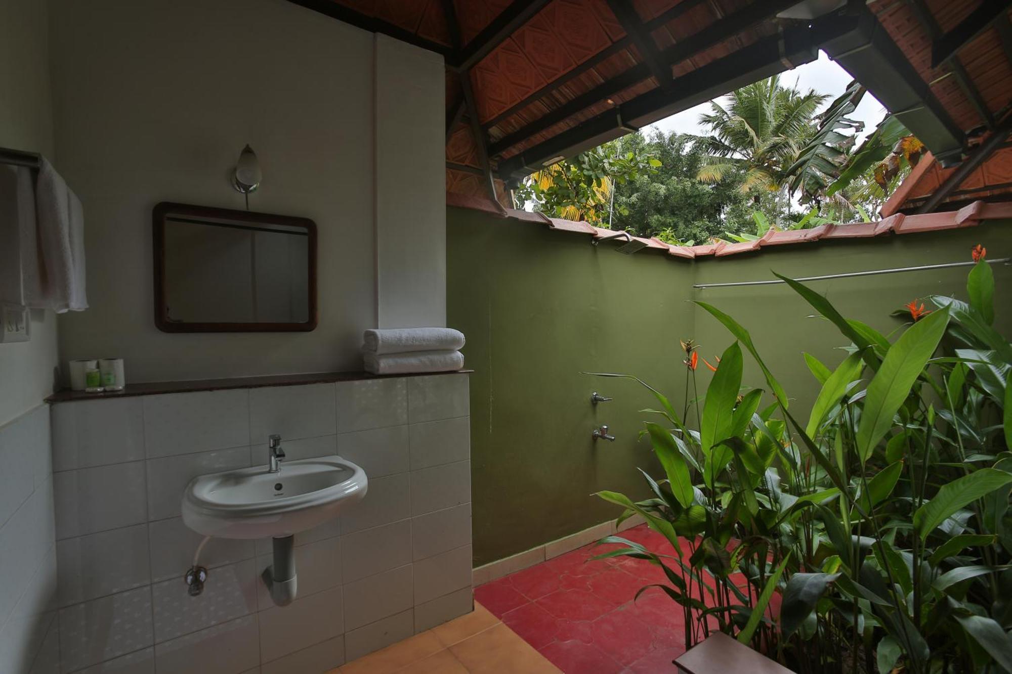 Palmgrove Lake Resort Alappuzha Exterior foto