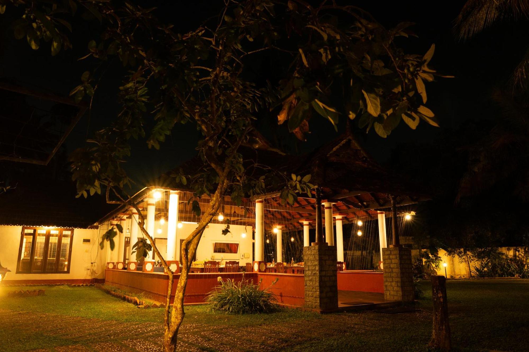 Palmgrove Lake Resort Alappuzha Exterior foto