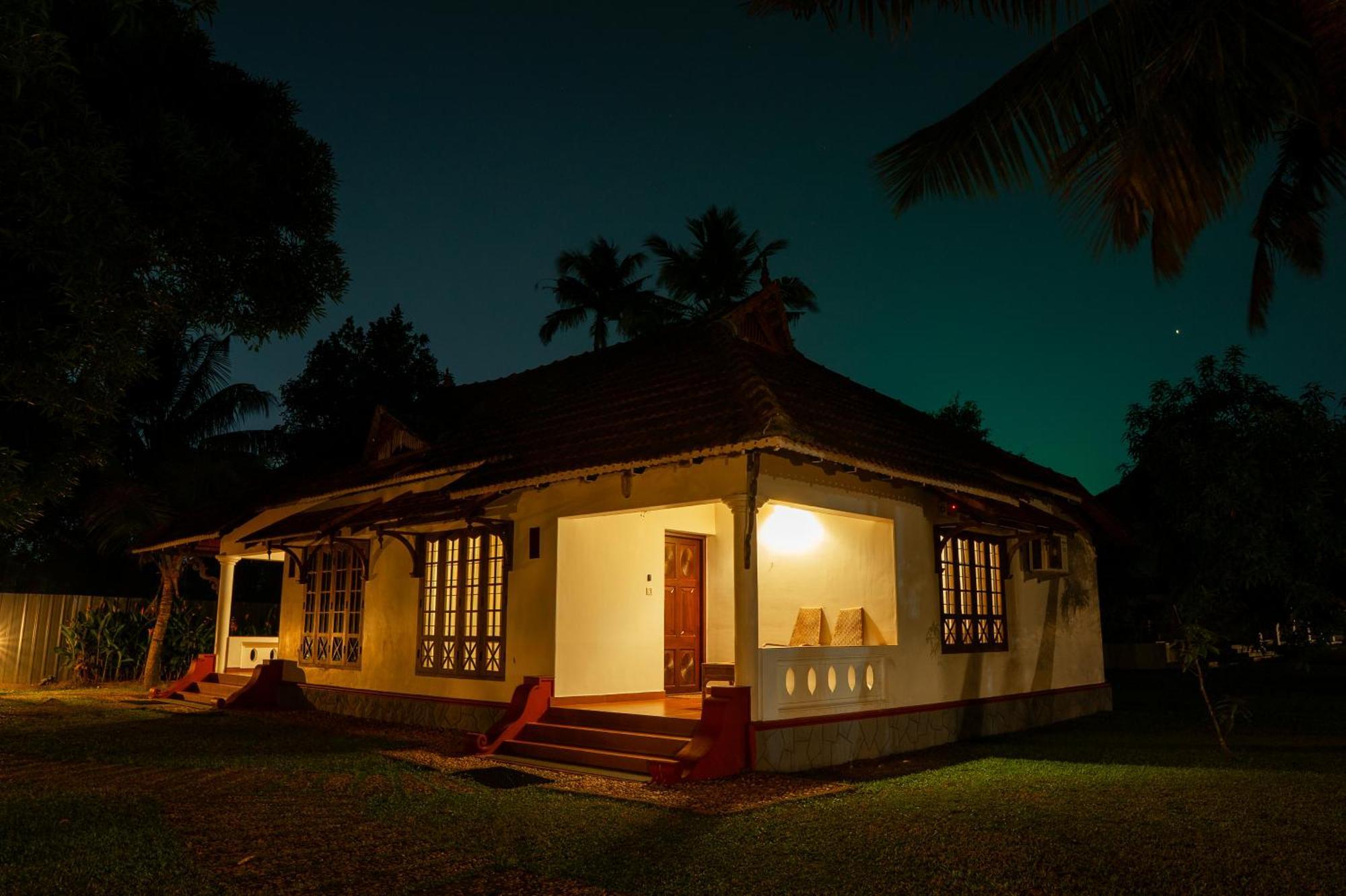 Palmgrove Lake Resort Alappuzha Exterior foto
