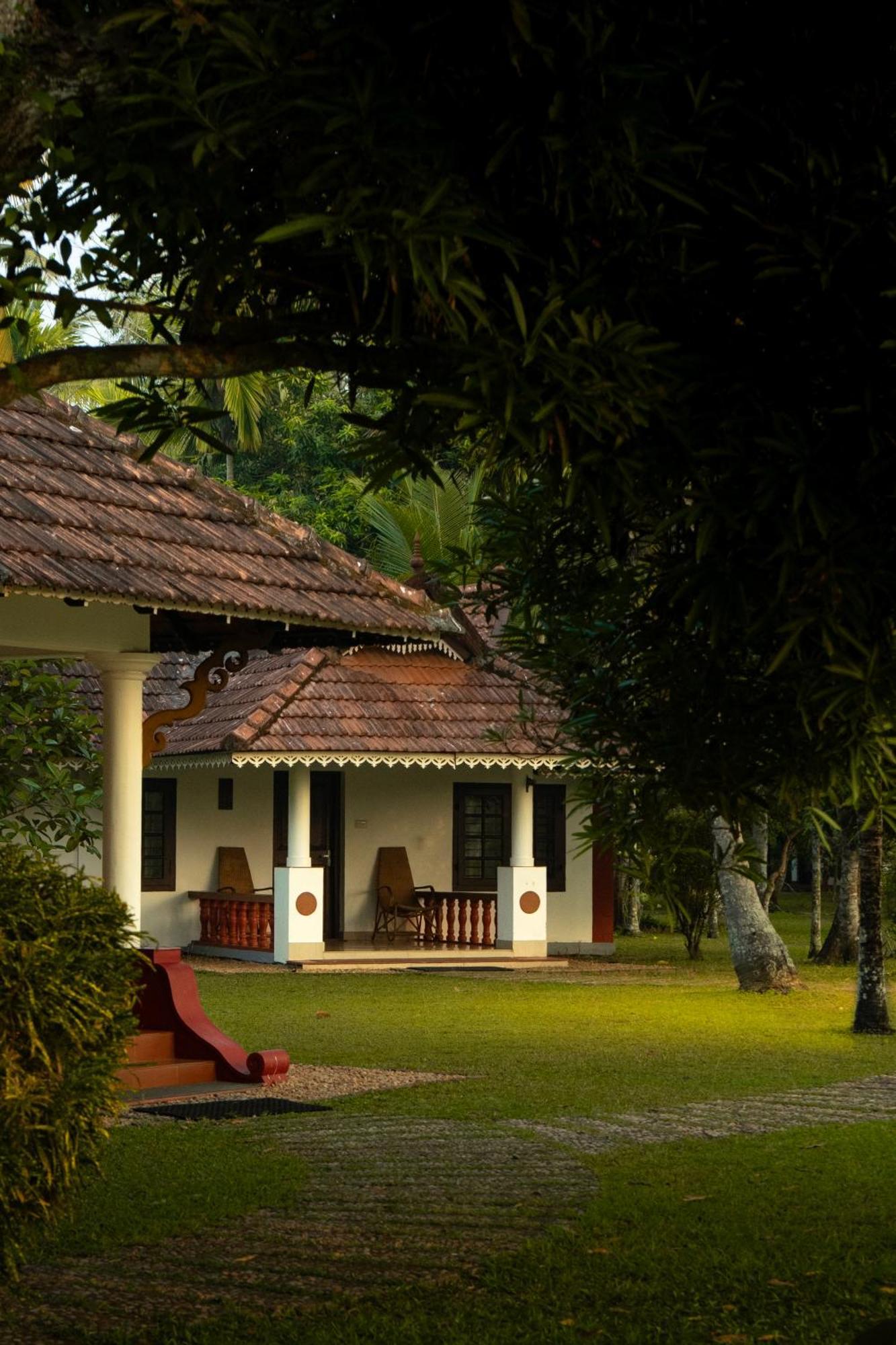 Palmgrove Lake Resort Alappuzha Exterior foto