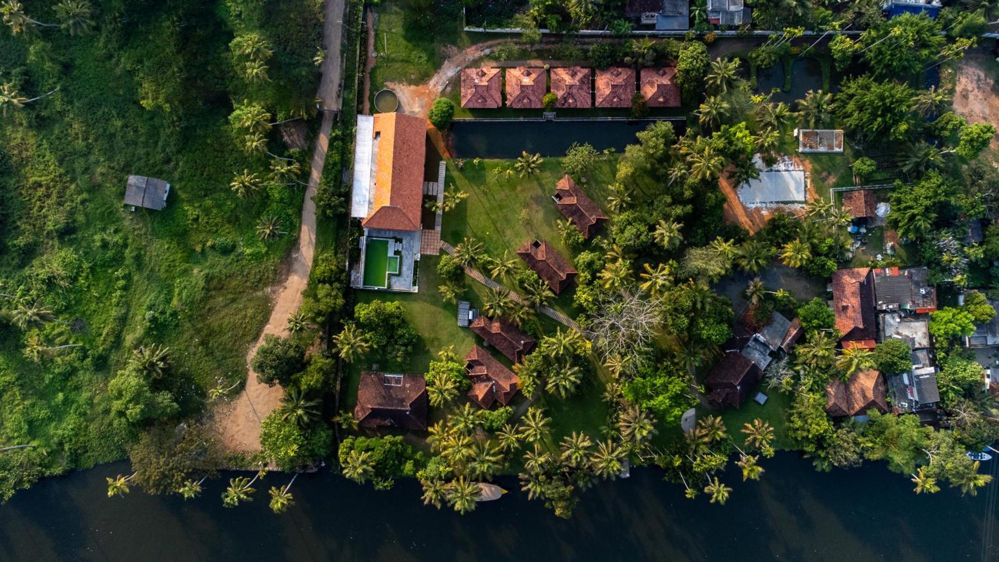 Palmgrove Lake Resort Alappuzha Exterior foto