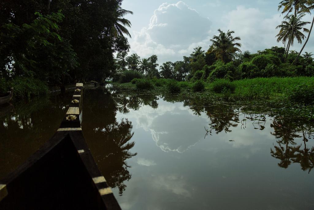 Palmgrove Lake Resort Alappuzha Exterior foto