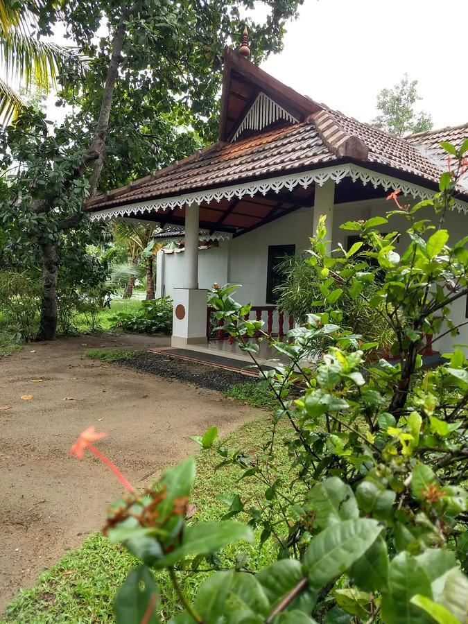 Palmgrove Lake Resort Alappuzha Exterior foto